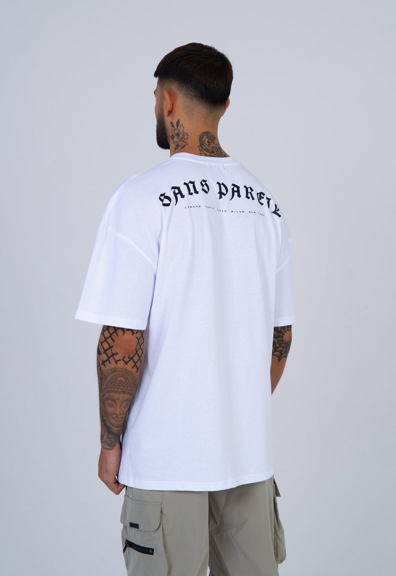 Oversized Graphic T-shirt - White - Sans Pareil Clothing